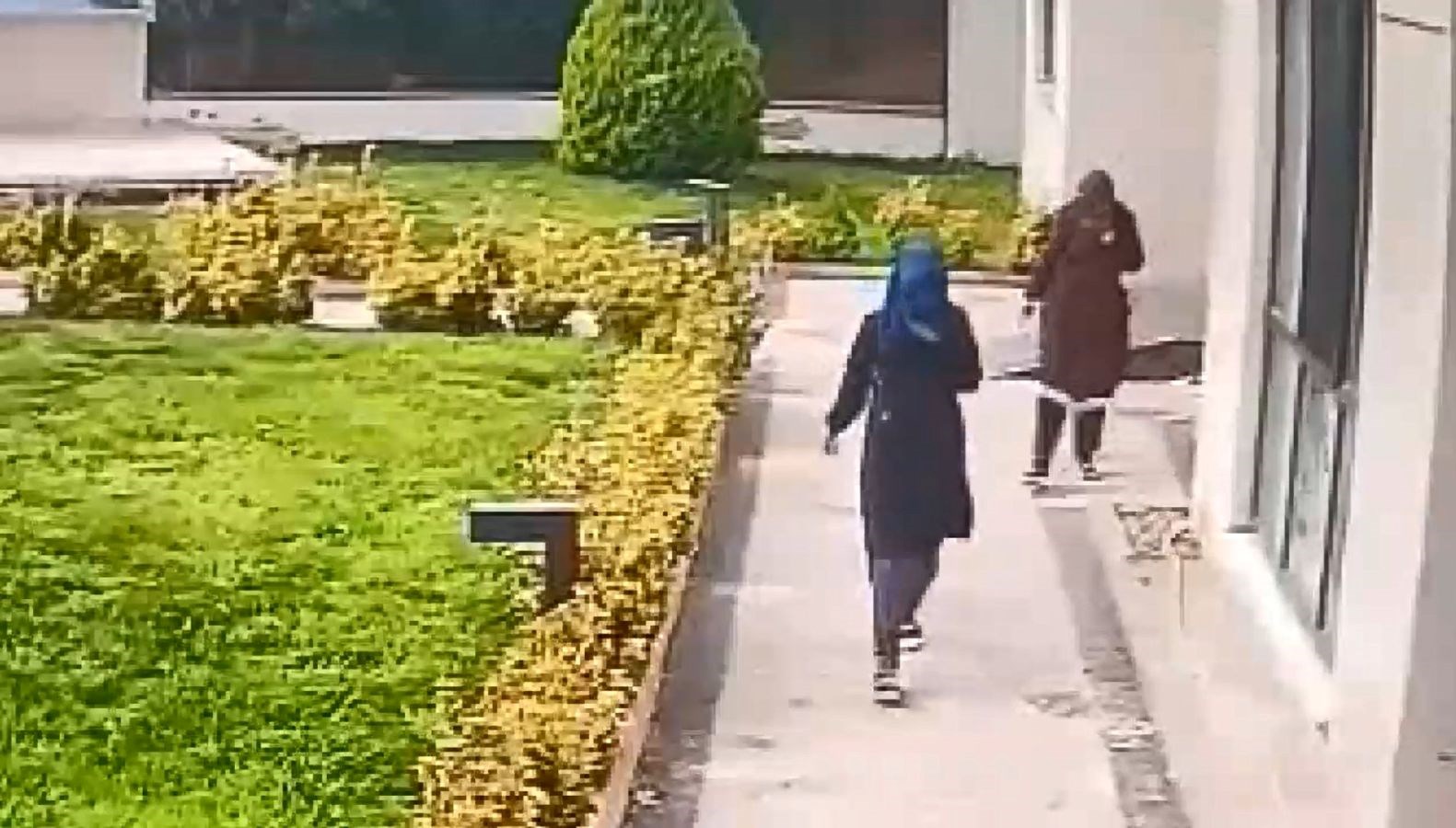 2 milyon liralik ziynet esyasi calan uc kadin yakalandi ZHcN1ZGW