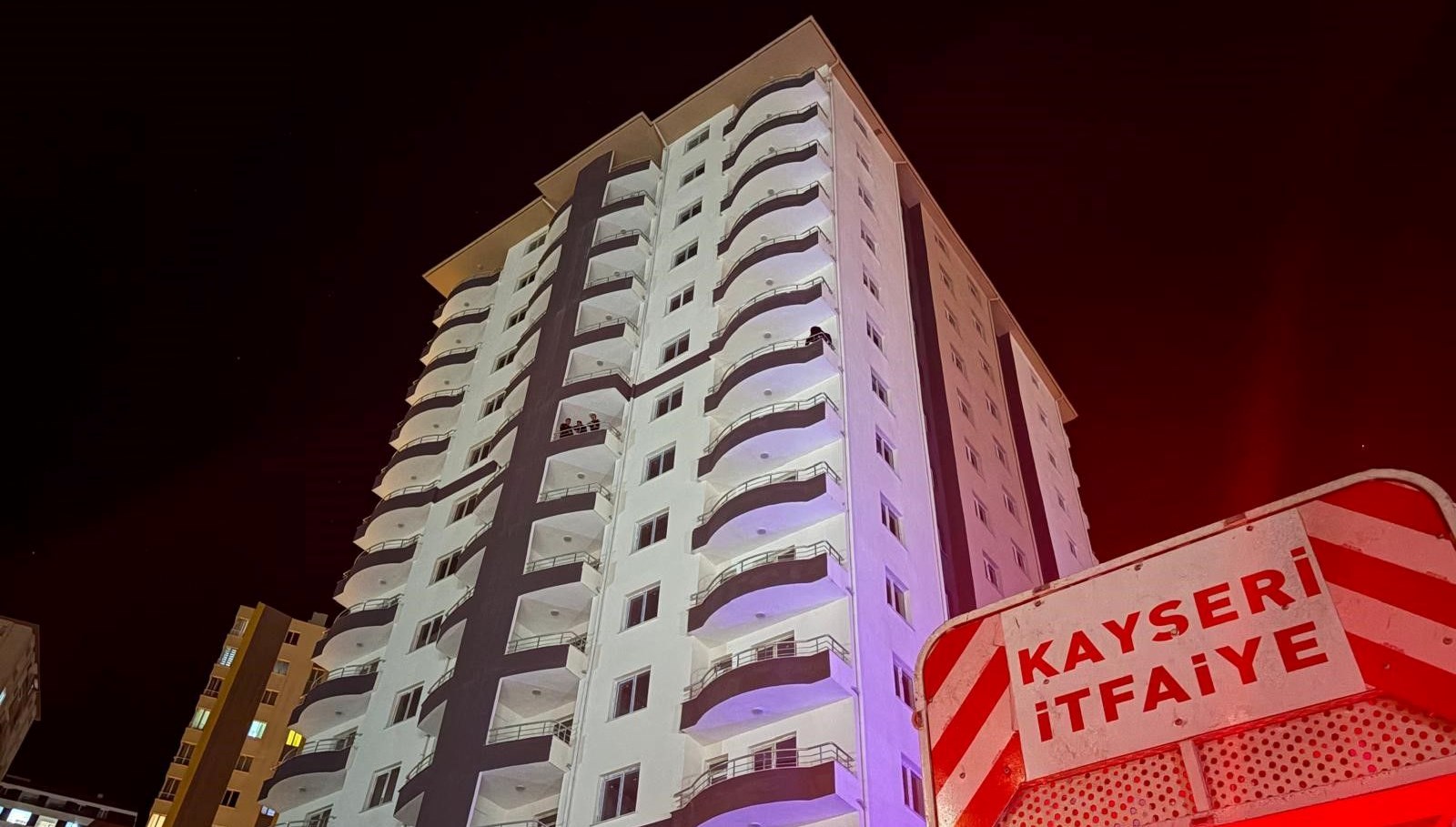 muteahhitten parasini alamayinca intihara kalkisti G5CIx4SU