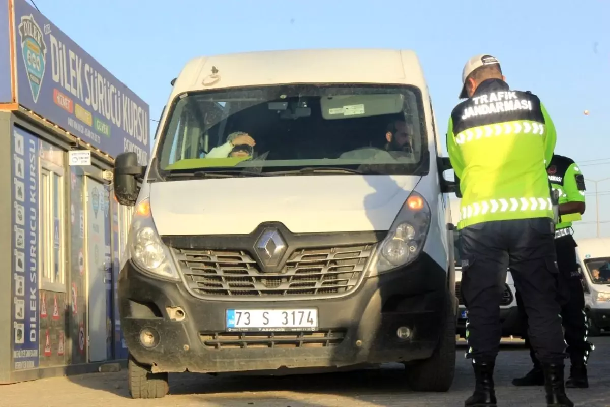 cizrede okul servislerine guvenlik denetimi XANuG1fZ.jpg