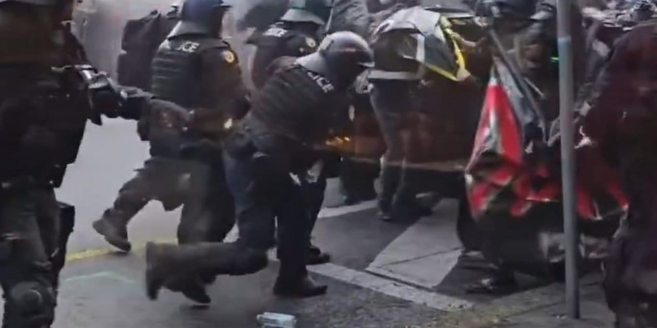 isvicrede filistine destek gosterilerine polis saldirdi pnWfebil.jpg