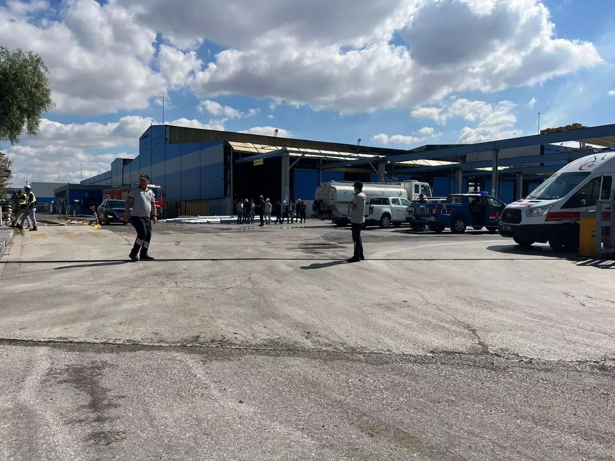 izmirde fabrika yangini kontrol altina alindi TrL4SVma