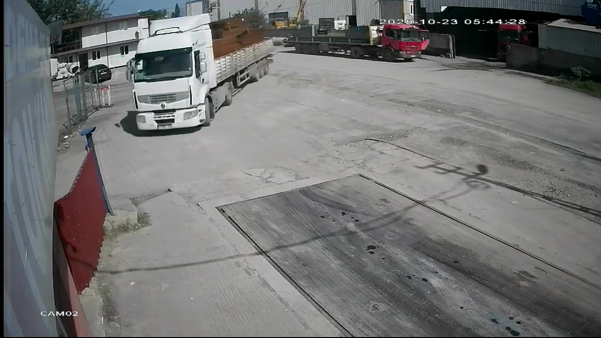 osmaniyede vinc ve cekici kullanarak 18 ton celik hasir calan supheliler tutuklandi 2VP5cxDp.jpg