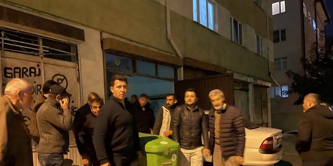 garajda otomobilin icinde olu bulundu XAJ4KTN8.jpg