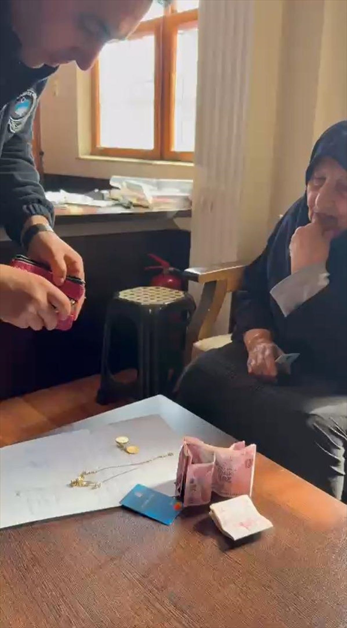 Kepez’de Kaybolan Cüzdan Sahibine Ulaştırıldı