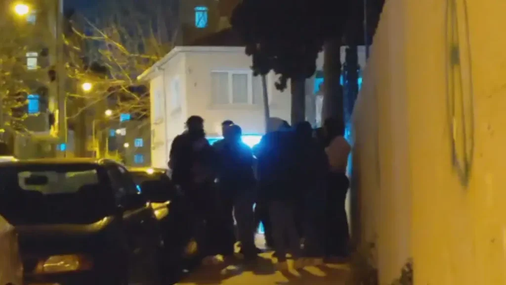 pendikte-asker-eglencesinde-iki-grup-arasinda-cikan-kavga-kamerada-uBnxg1gK