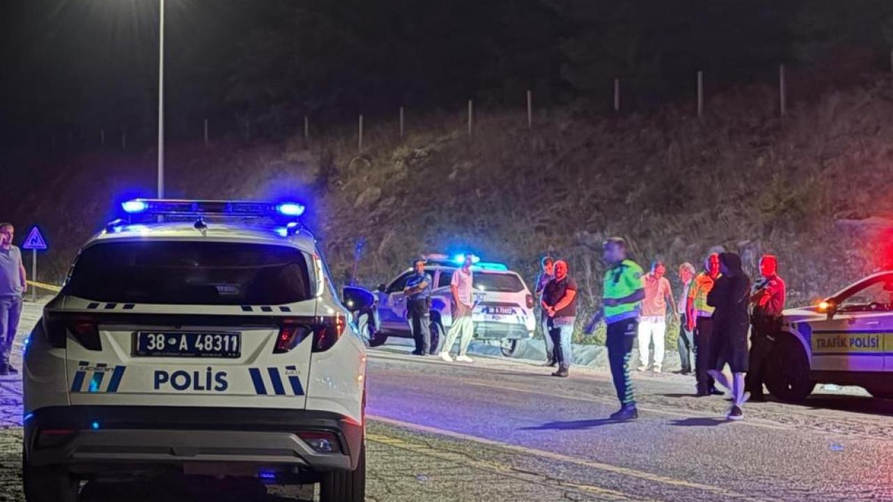 Bisikletten dusen belediye ozel kalem muduru hayatini kaybetti nJD4Cxqc